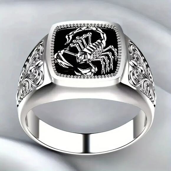 NEW Scorpion Ring Gothic Punk Style Black and Silver Mens Statement Ring Sz 10.5 - Picture 1 of 6